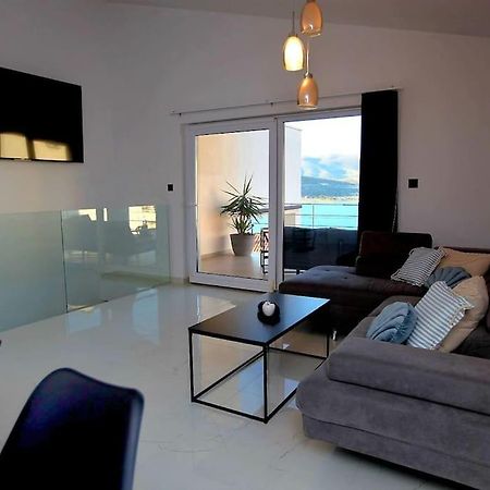 Luxury Villa Lana Apt, Seaview Terrace, Large Outdoor Space, Bbq تروغير المظهر الخارجي الصورة