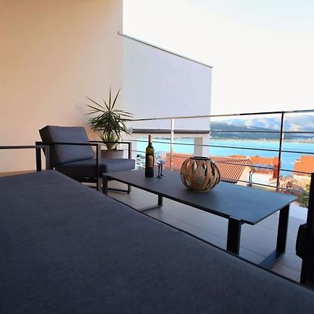 Luxury Villa Lana Apt, Seaview Terrace, Large Outdoor Space, Bbq تروغير المظهر الخارجي الصورة