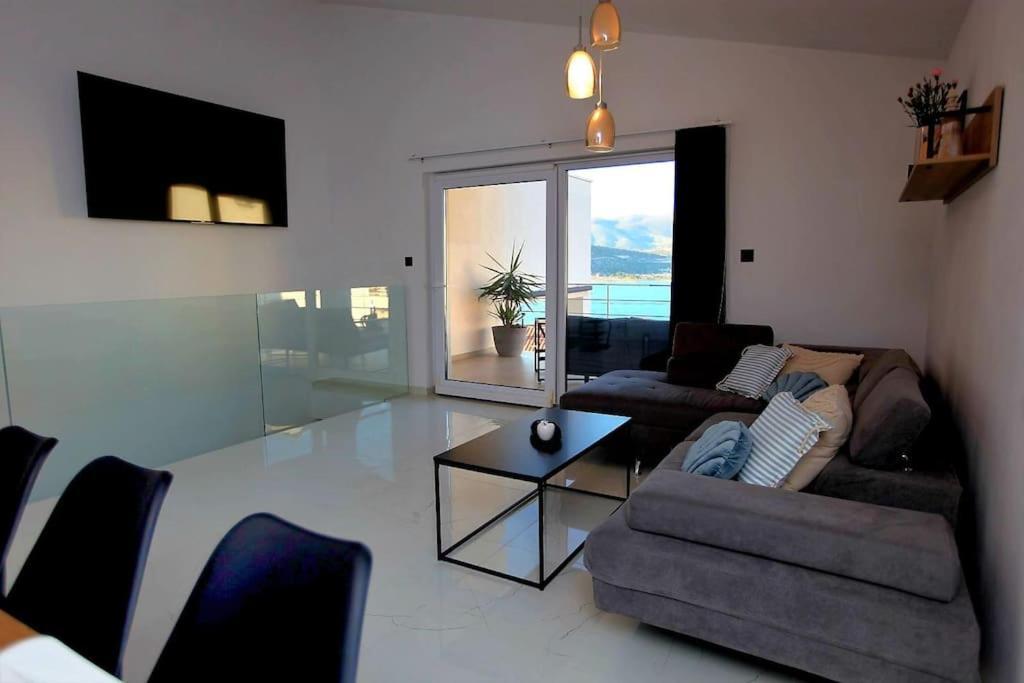 Luxury Villa Lana Apt, Seaview Terrace, Large Outdoor Space, Bbq تروغير المظهر الخارجي الصورة