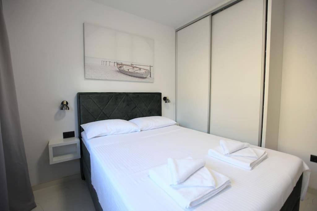 Luxury Villa Lana Apt, Seaview Terrace, Large Outdoor Space, Bbq تروغير المظهر الخارجي الصورة
