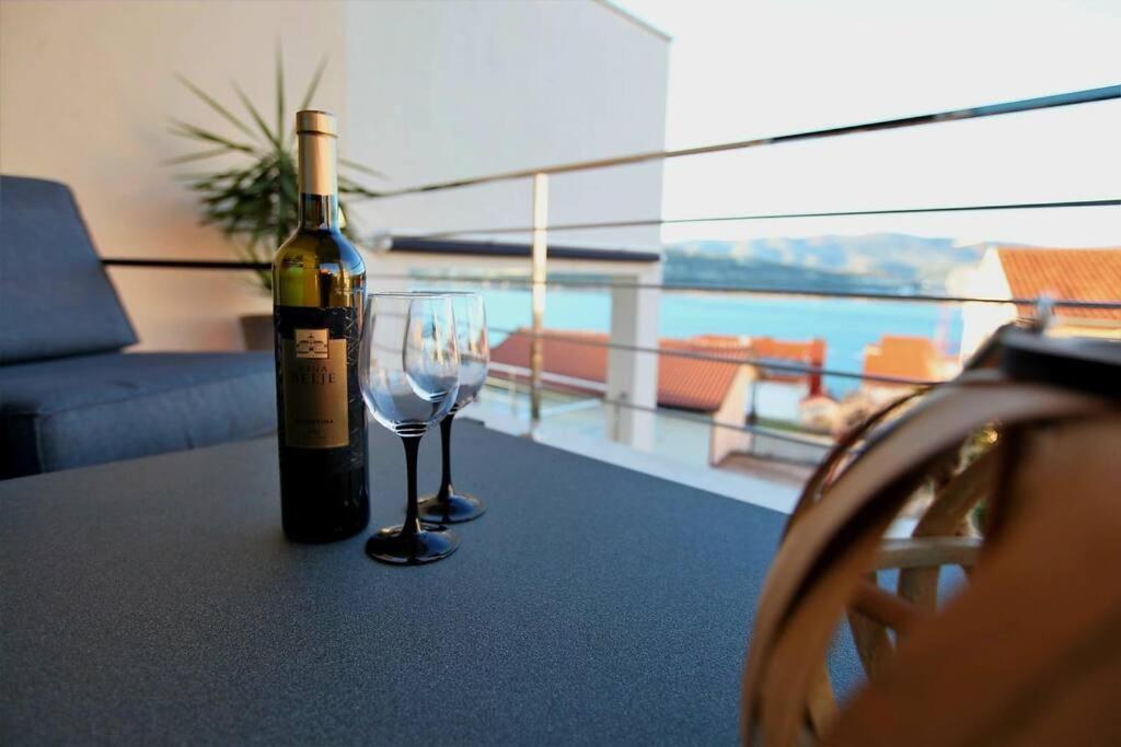 Luxury Villa Lana Apt, Seaview Terrace, Large Outdoor Space, Bbq تروغير المظهر الخارجي الصورة